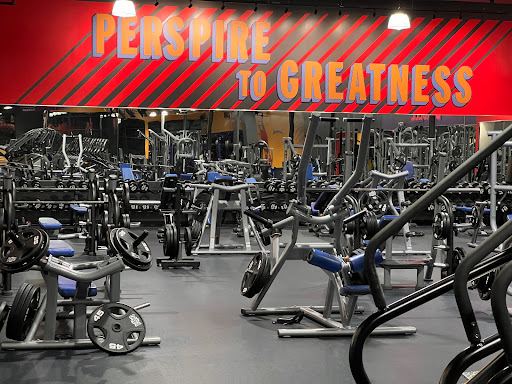 Crunch Fitness - Lynn