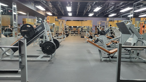 Bailey\'s Health & Fitness Powered By Chuze Fitness