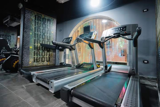 IRON GYM
