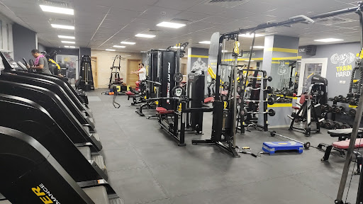 4U GYM & FITNESS STUDIO AZAIBA