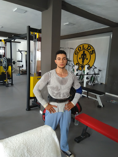 GOLDS GYM