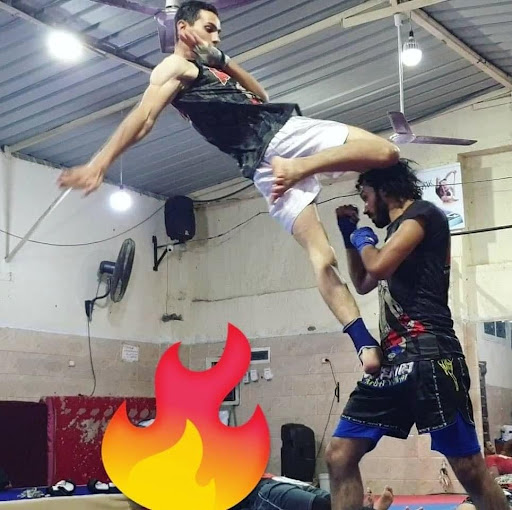 Boxing - muay thai - kickboxing personal trainer