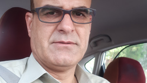 Driving instructor in Abu Dhabi